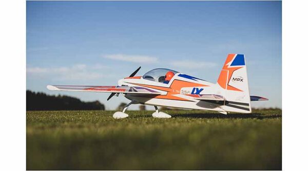 1 02114 multiplex extra330 lx 11