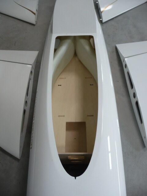 air inlet and cabin floor air inlet and cabin floor