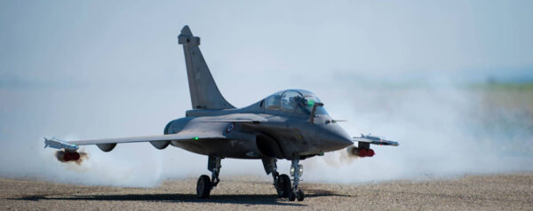wing tip smoker on rafale aviation design